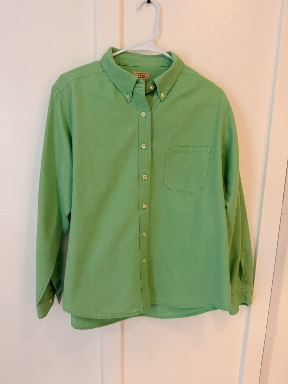 Vintage 1990s L.L. Bean Women’s 100% Cotton Button-Down Oxford Shirt Size Large